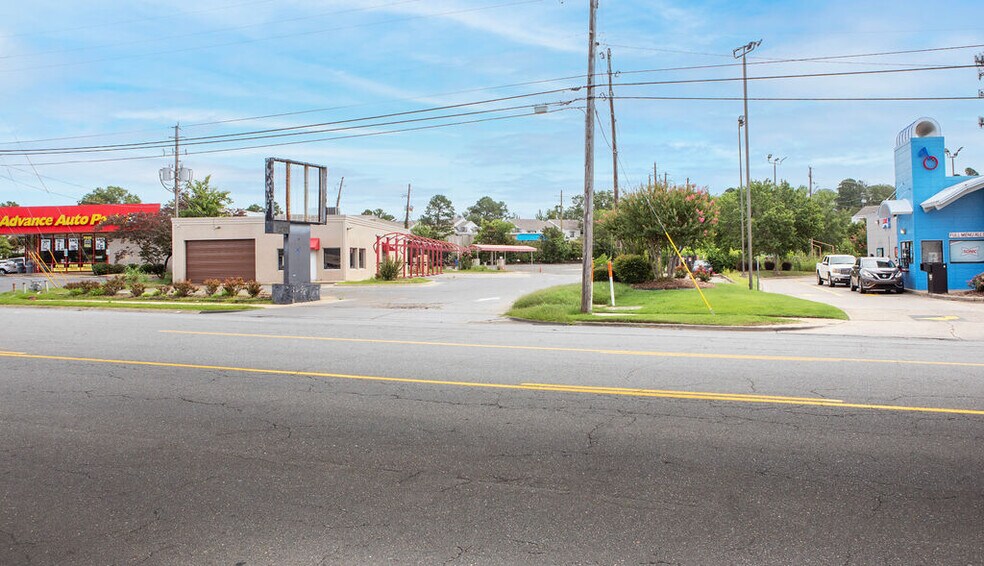 More Photos Of 9500 N Rodney Parham Rd, Little Rock Freestanding For Sale