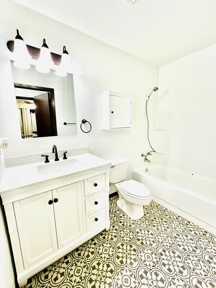 More Photos Of 1015-1021 Walnut St, Yankton Apartments For Sale