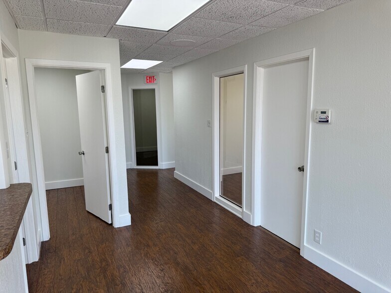 More Photos Of 244 E US Highway 69, Claycomo Office For Lease