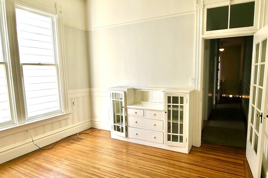 More Photos Of 113-115 Bartlett St, San Francisco Apartments For Sale