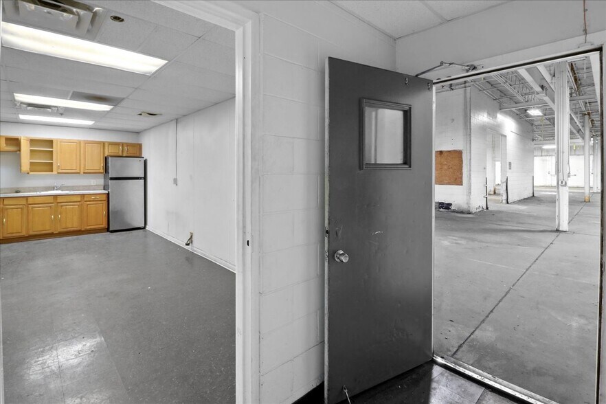 More Photos Of 148 Beverly Rancocas Rd, Willingboro Warehouse For Sale