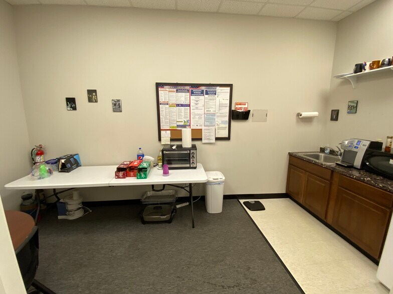 More Photos Of 8804 Caroma St, Olive Branch Flex For Lease