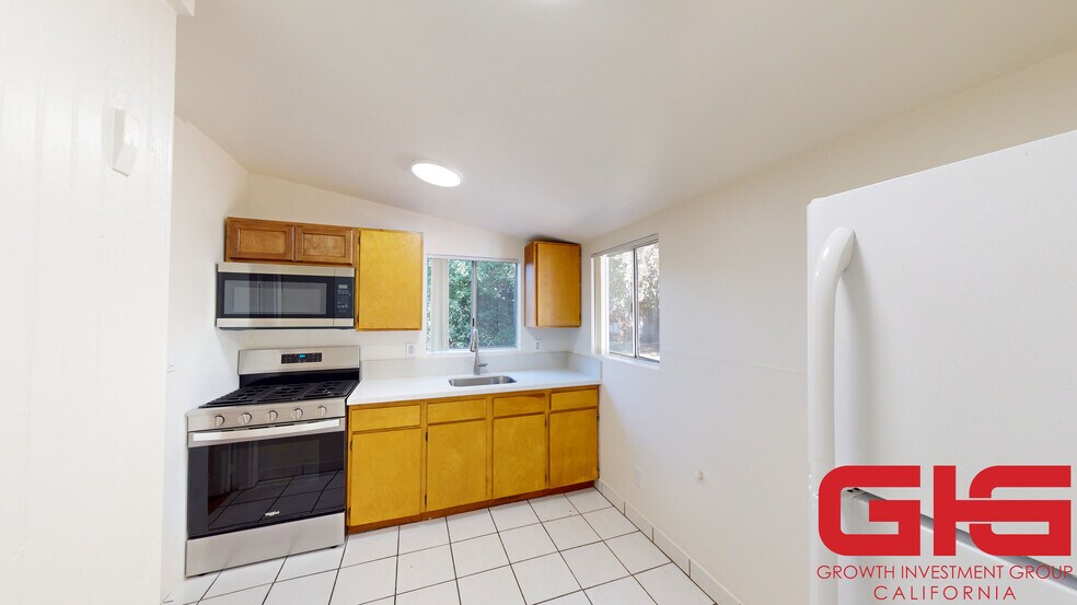 More Photos Of 542 N Madison Ave, Pasadena Apartments For Sale