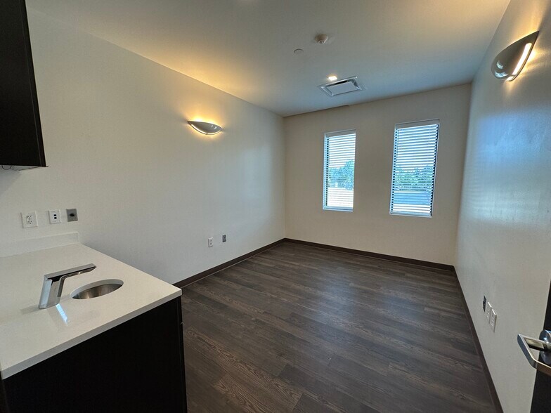 More Photos Of 1835 E Southlake Blvd, Southlake Medical For Sale