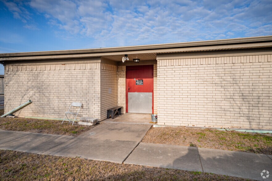 More Photos Of 3031 McArdle Rd, Corpus Christi Apartments For Sale