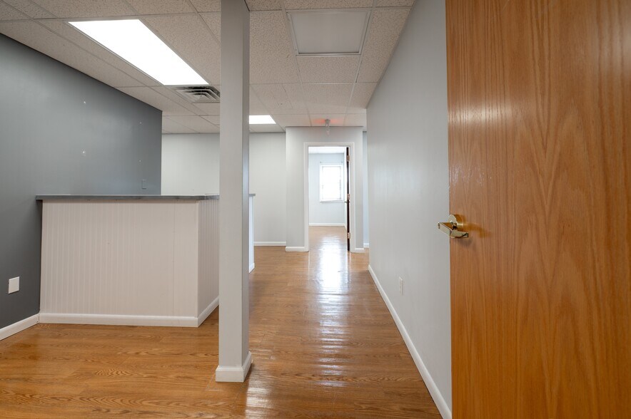 More Photos Of 310 Main St, East Haven Office Residential For Lease