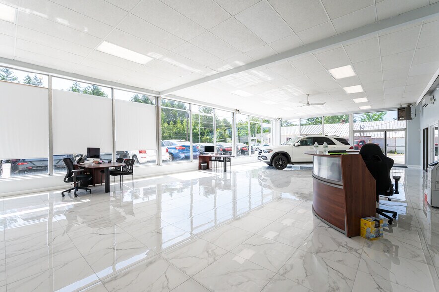 More Photos Of 86 Newburyport Tpke, Newbury Auto Dealership For Sale