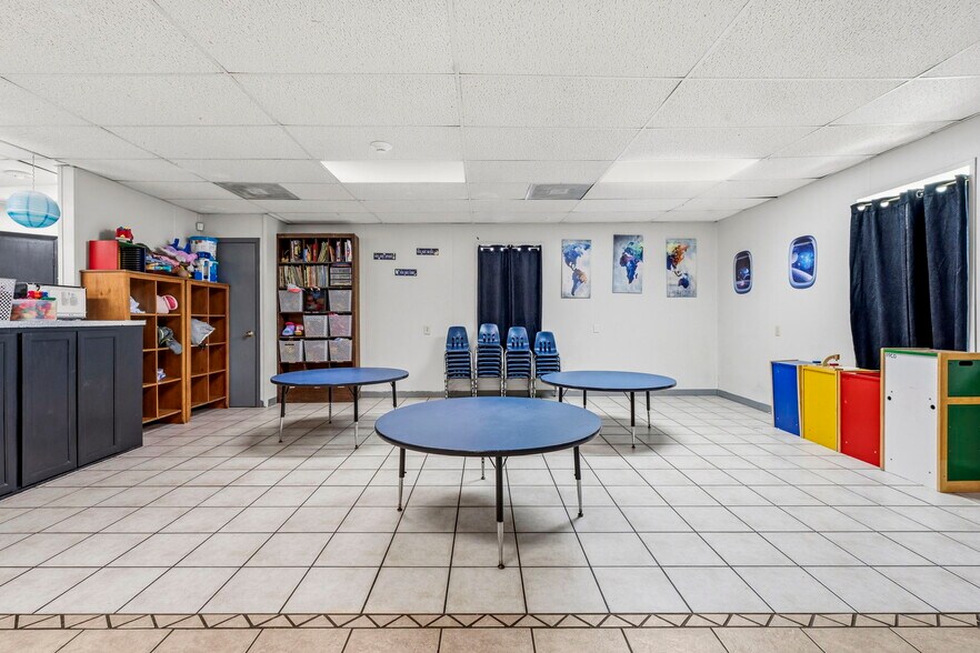 More Photos Of 16737 Sprawling Oaks Dr, Conroe Daycare Center For Sale