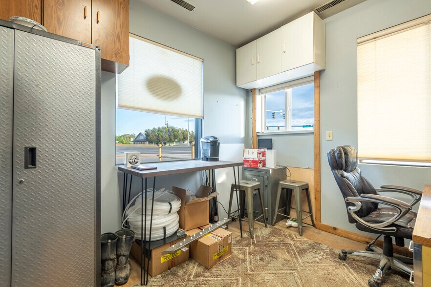More Photos Of 1201 Cedar St, Helena Carwash For Sale
