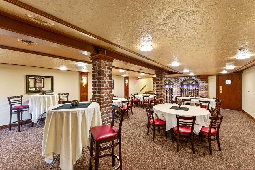 More Photos Of 122 Cayuga St, Fulton Restaurant For Sale