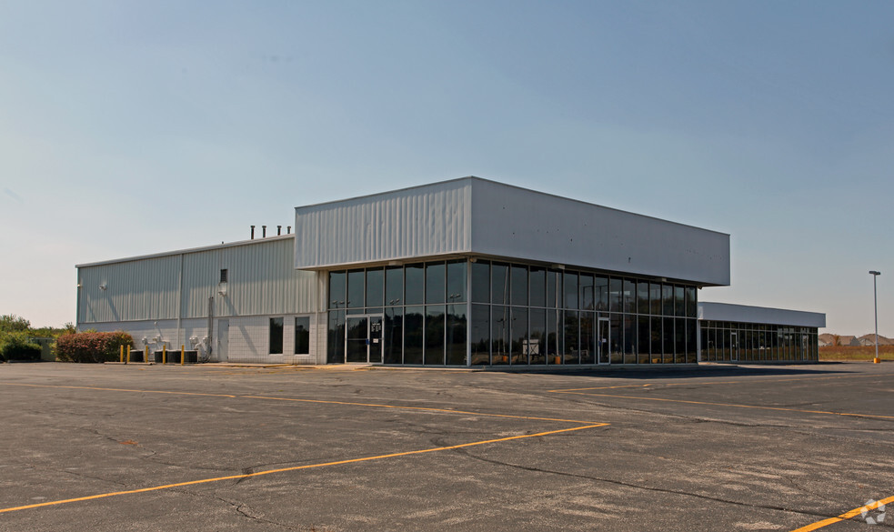 Primary Photo Of 1000 Shiloh Springs Rd, Dayton Auto Dealership For Lease