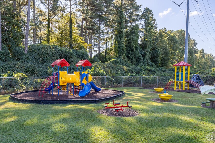 More Photos Of 1988 Plaza Ln SW, Atlanta Apartments For Sale
