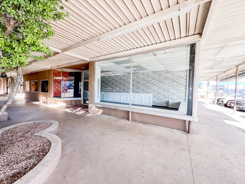 More Photos Of 1000-1108 N Midkiff Rd, Midland Unknown For Lease