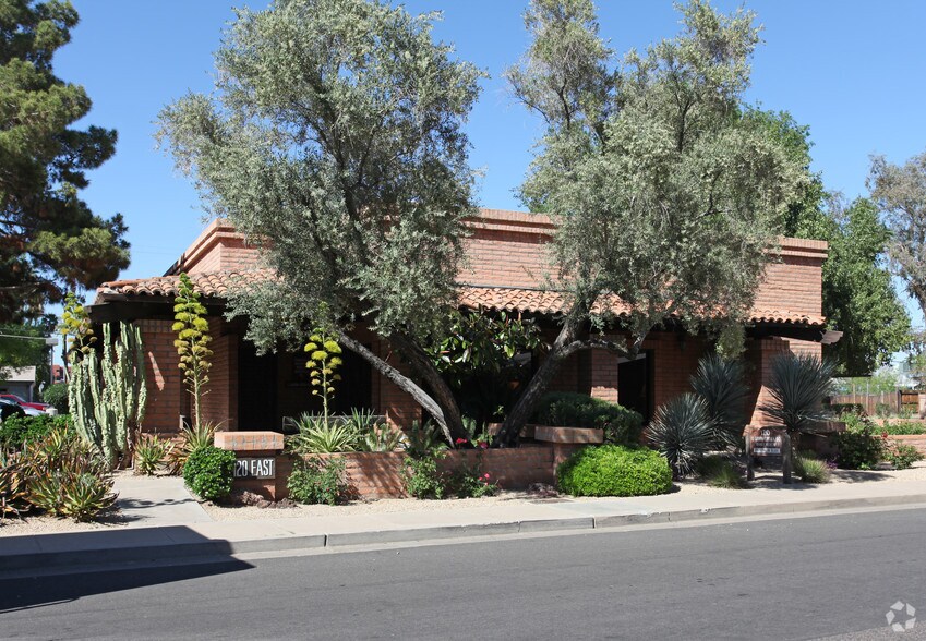 More Photos Of 120 E Monterey Way, Phoenix Medical For Lease