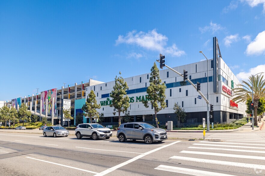 More Photos Of 12746 W Jefferson Blvd, Playa Vista General Retail For Lease