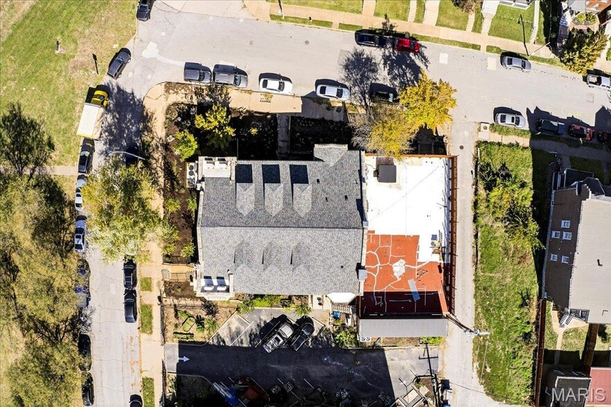 More Photos Of 1034 S Kingshighway Blvd, Saint Louis Office For Sale