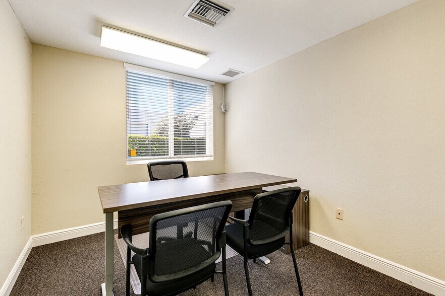 More Photos Of 611 NE 13th St, Fort Lauderdale Loft Creative Space For Lease