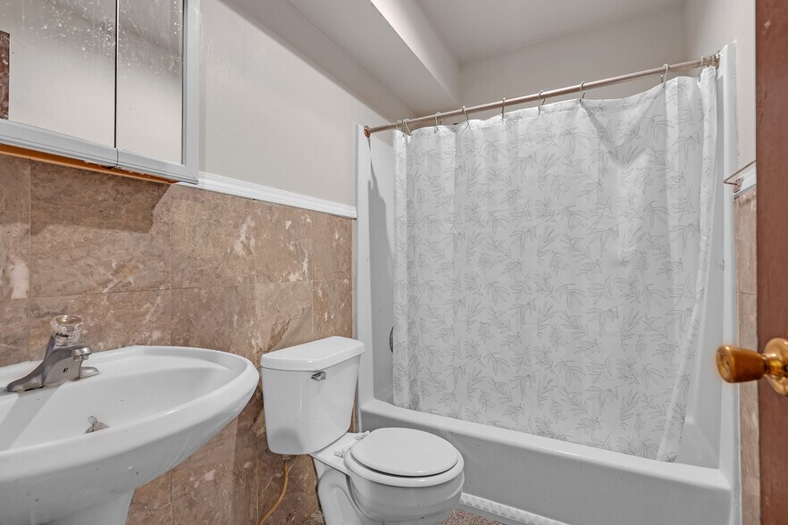 More Photos Of 604-620 E Grant Hwy, Marengo Apartments For Sale