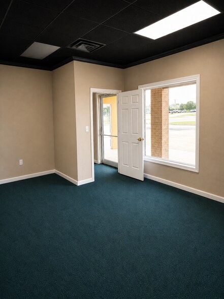 More Photos Of 825 W 3rd St, Caruthersville Office For Lease