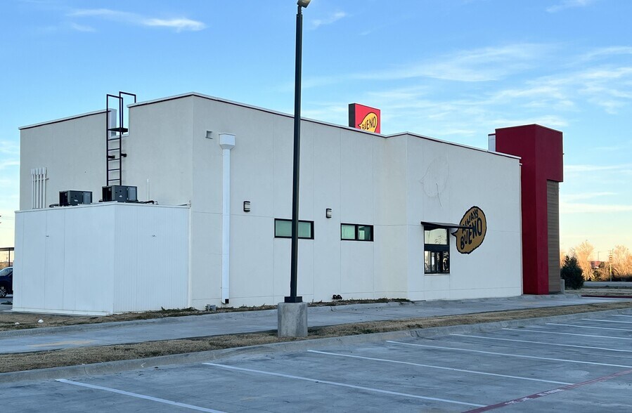 More Photos Of 1920 S Dumas Ave, Dumas Freestanding For Lease