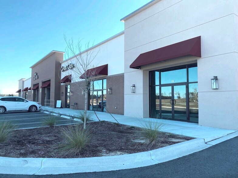 More Photos Of 2201 Pooler Pky, Pooler Storefront For Lease