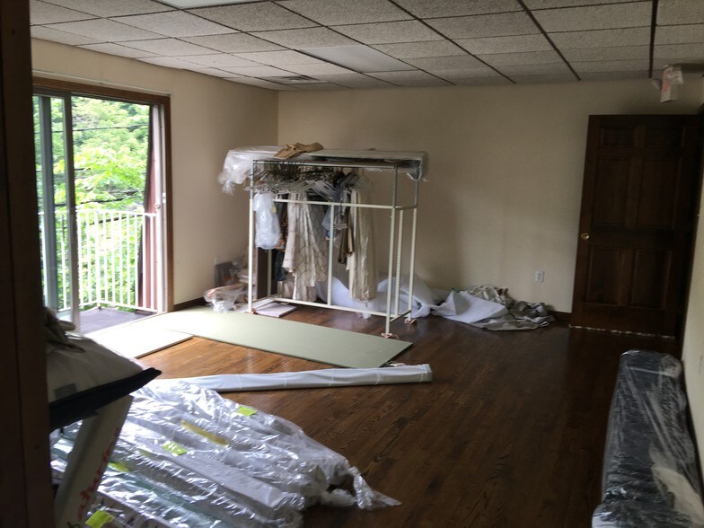 More Photos Of 968 Somerset St, Watchung Office For Sale