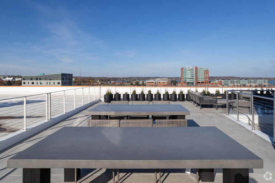 More Photos Of 52 Hanover St, Portland Apartments For Lease