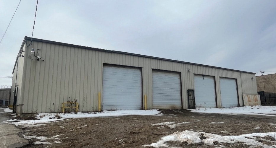 More Photos Of 2545 N 30th St, Milwaukee Warehouse For Lease