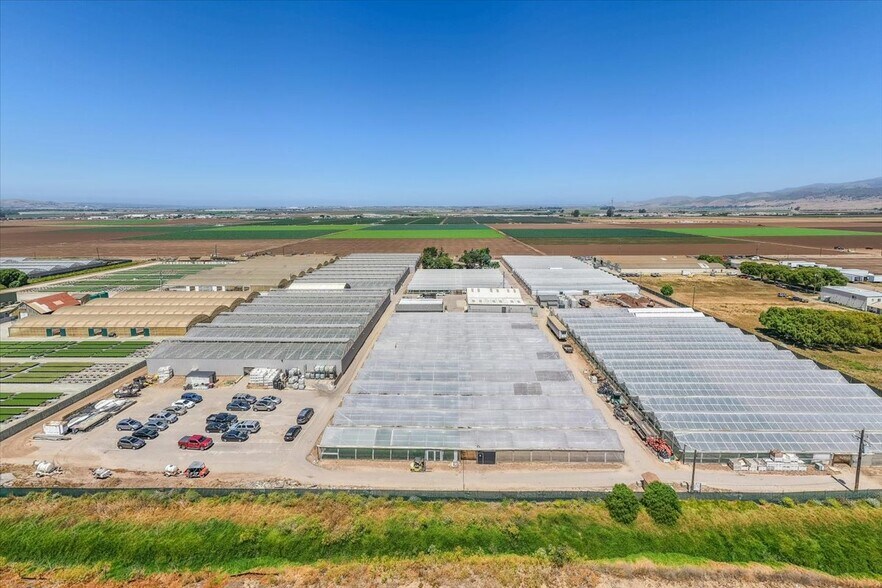 More Photos Of 23820 Potter Rd, Salinas Contractor Storage Yard For Sale