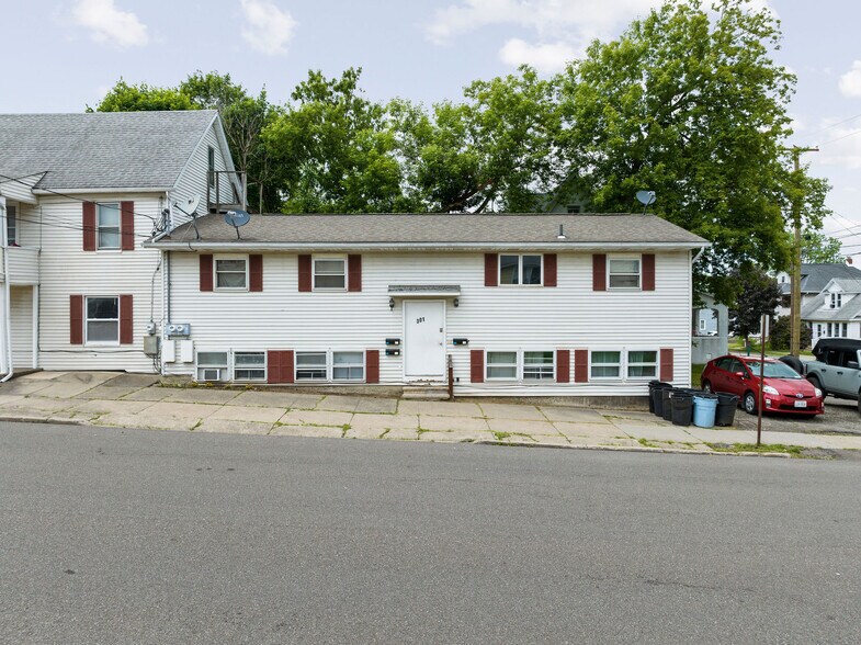 More Photos Of 301 Squires Ave, Endicott Apartments For Sale