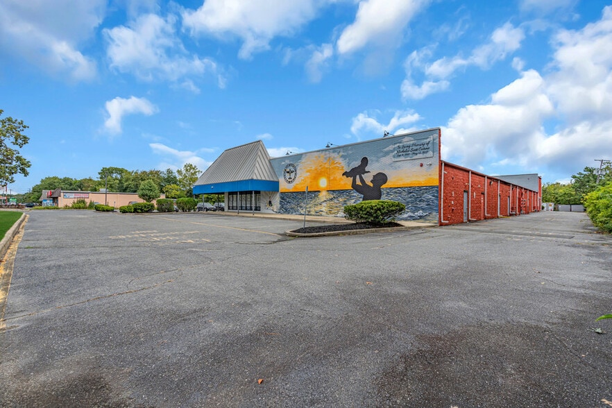 More Photos Of 781 Brick Blvd, Brick General Retail For Lease