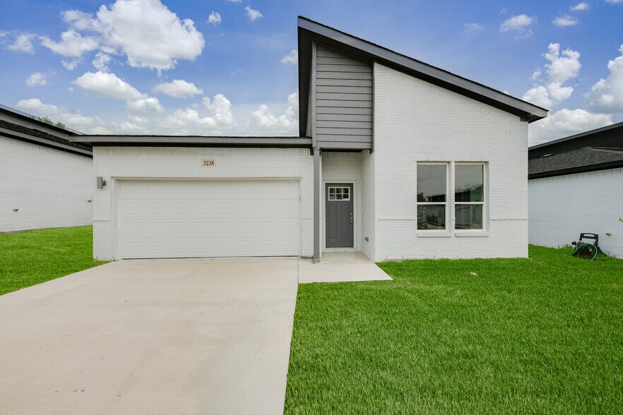More Photos Of 34-Unit SFR Portfolio Sale - DFW, Dallas Apartments For Sale