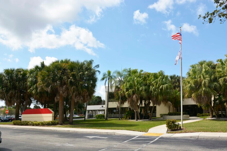 More Photos Of 1801-1951 N Pine Island Rd, Plantation Unknown For Lease