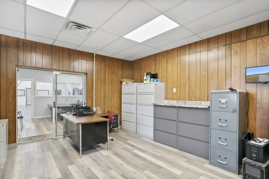 More Photos Of 12258 Buchanan Trl W, Mercersburg Flex For Lease