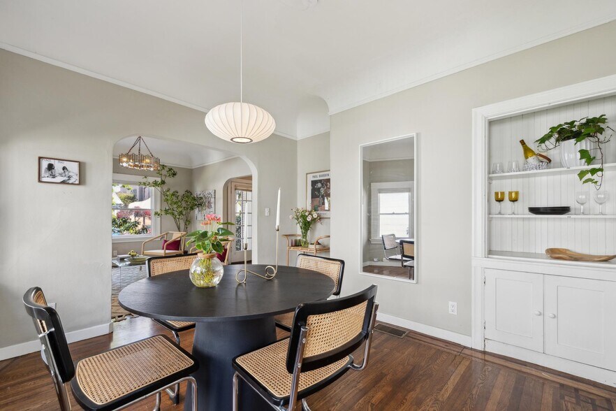 More Photos Of 449 37th St, Oakland Apartments For Sale