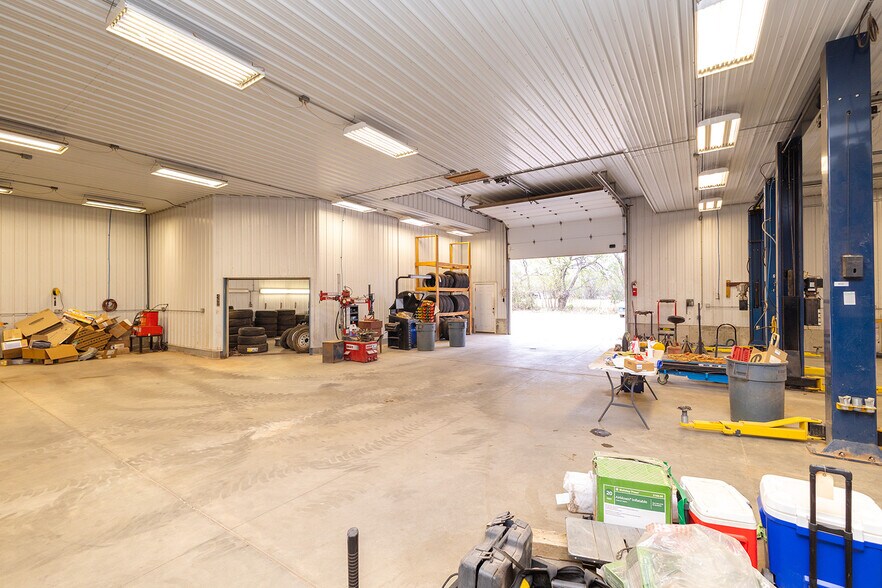 More Photos Of 890 N State Road 14, Harper Auto Dealership For Sale