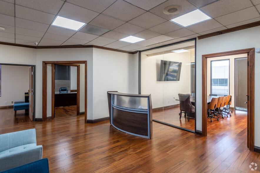 More Photos Of 171 S Anita Dr, Orange Medical For Lease