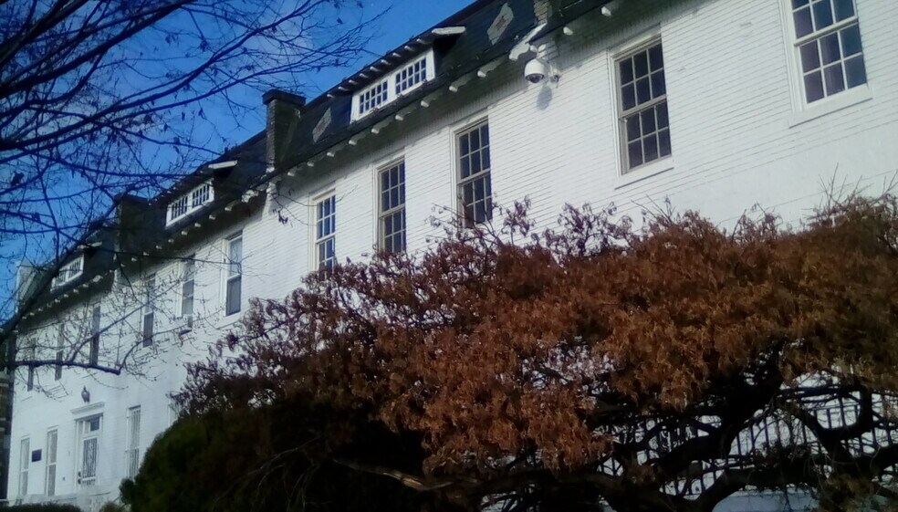 More Photos Of 5 Barney Cir SE, Washington Medical For Lease