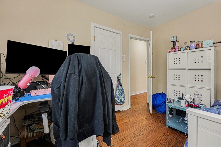 More Photos Of 107 Allison Rd, Oreland Office For Sale