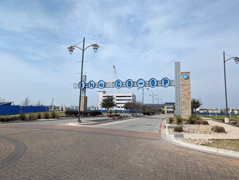 More Photos Of Highway 79, Hutto Unknown For Lease