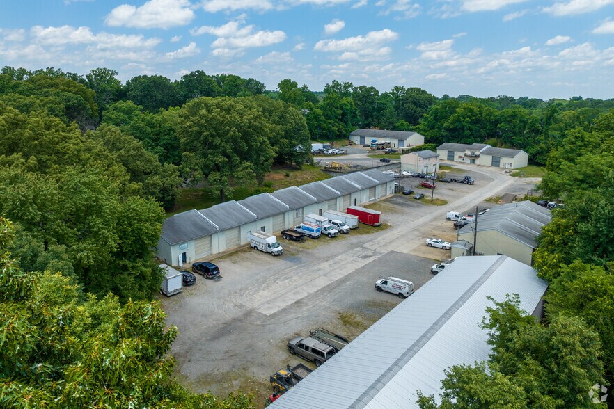 More Photos Of 14401 Pine Ln, Woodbridge Warehouse For Sale