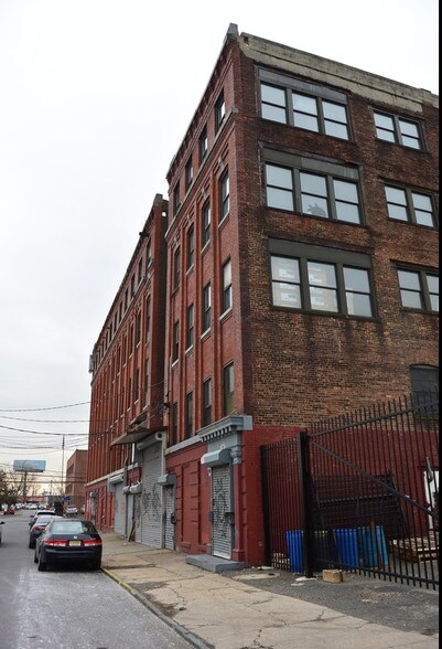 More Photos Of 98-104 Murray St, Newark Warehouse For Sale