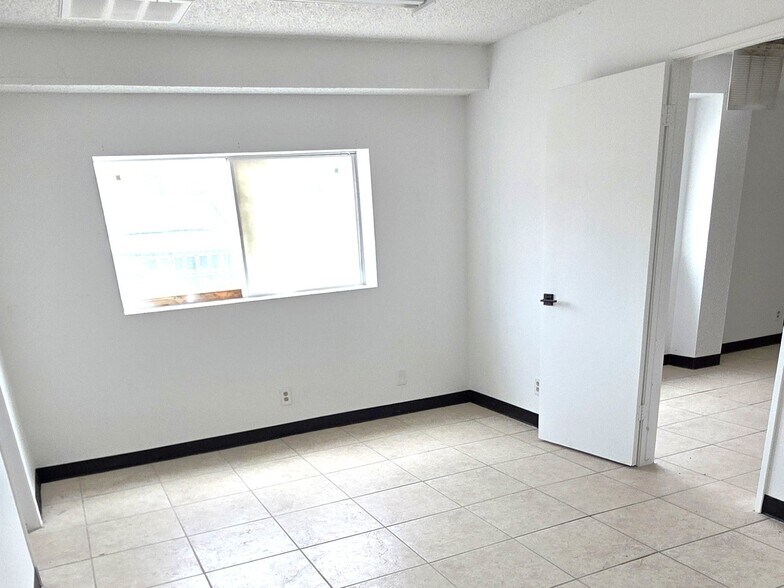 More Photos Of 3829 Rising Sun Rd, Bullhead City Distribution For Lease