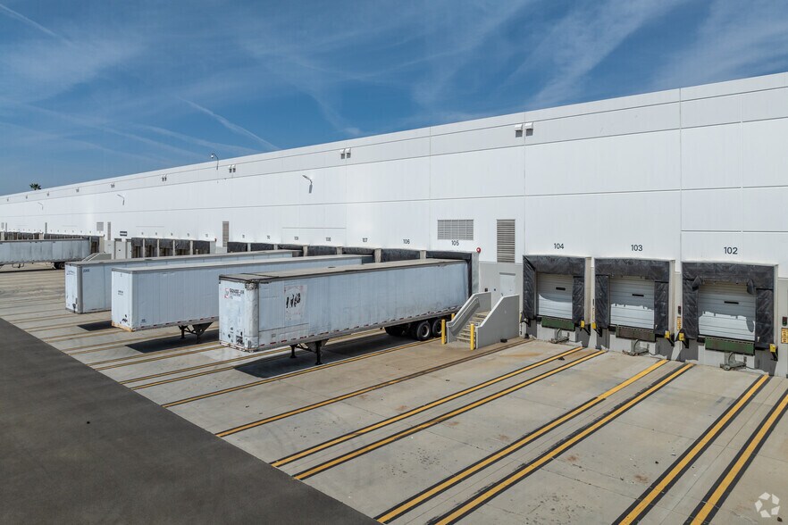 More Photos Of 1901 California St, Redlands Warehouse For Lease
