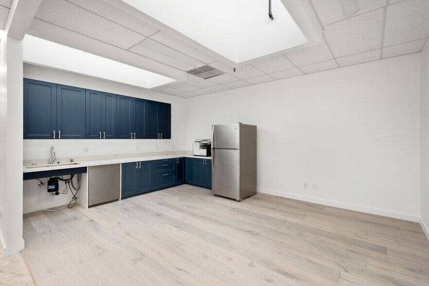 More Photos Of 1375 Fairfax Ave, San Francisco Warehouse For Sale