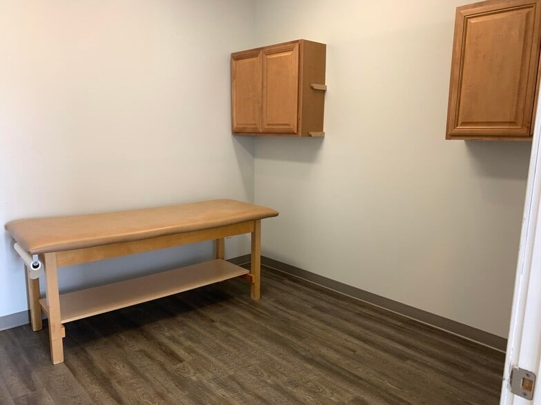 More Photos Of 2301-2359 Silvernail Rd, Pewaukee Unknown For Lease