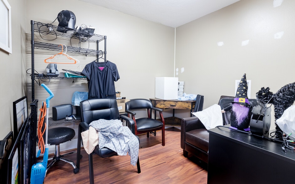 More Photos Of 12734 Kenwood Ln, Fort Myers Loft Creative Space For Lease