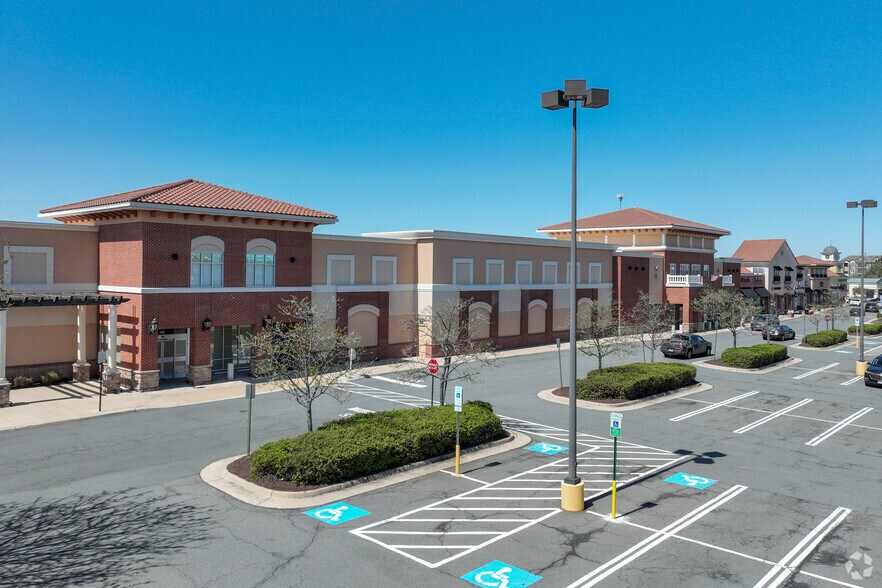Primary Photo Of 43670 Greenway Corporate Dr, Ashburn General Retail For Lease