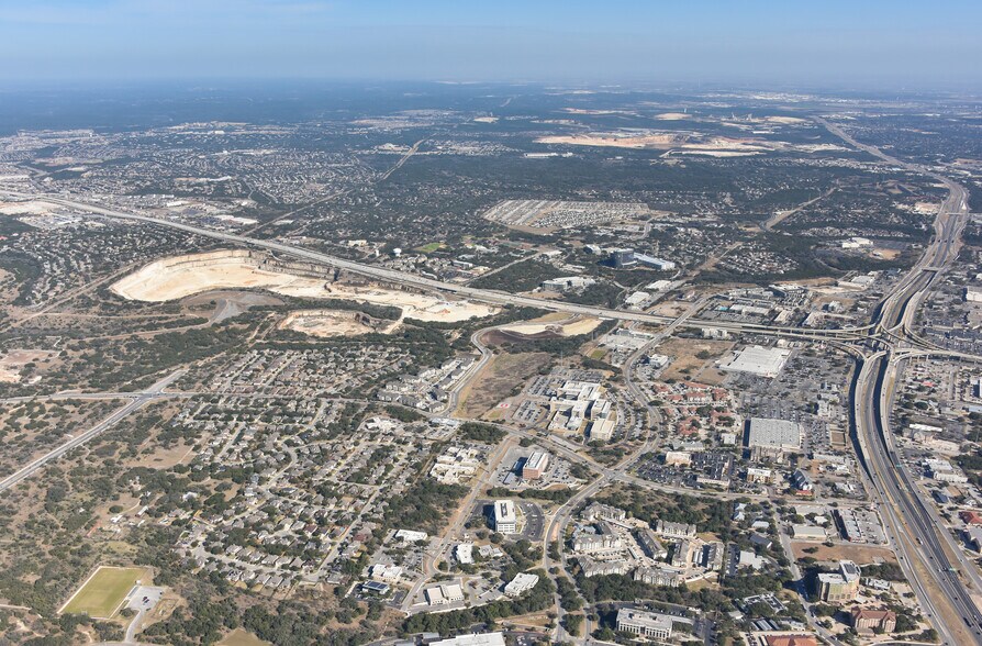 More Photos Of Highway 281 & Encino Rio, San Antonio Medical For Lease