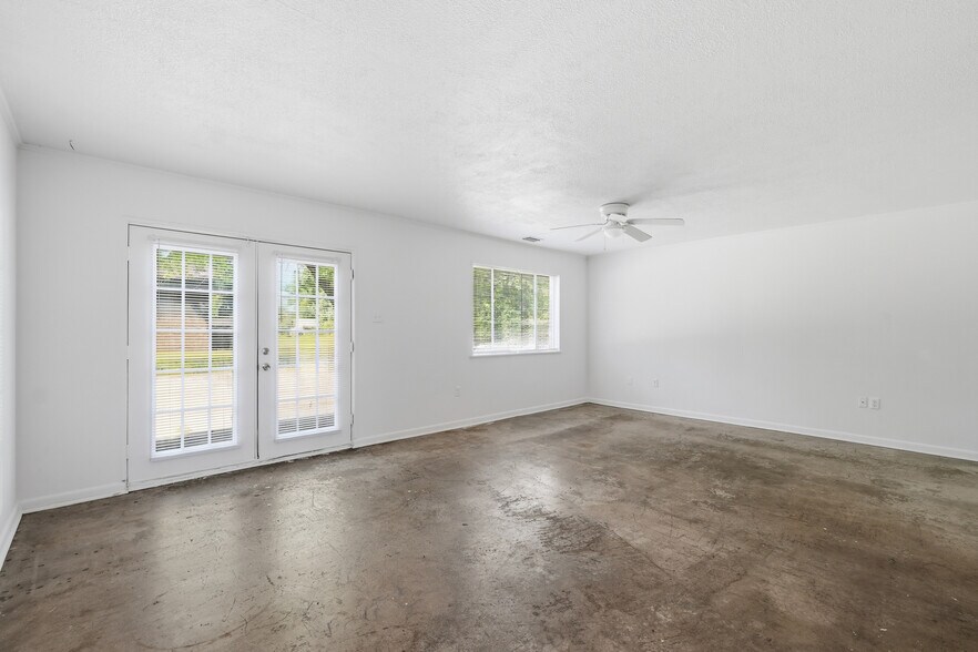 More Photos Of 1900 Dave Ward Dr, Conway Multifamily For Sale